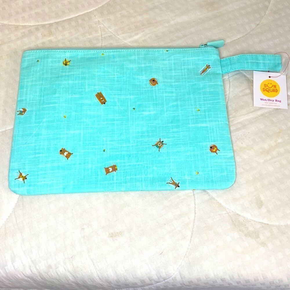 NWT Wet/Dry Bag Great for a Gym Bag, Beach Bag   Great for Gift or Stocking